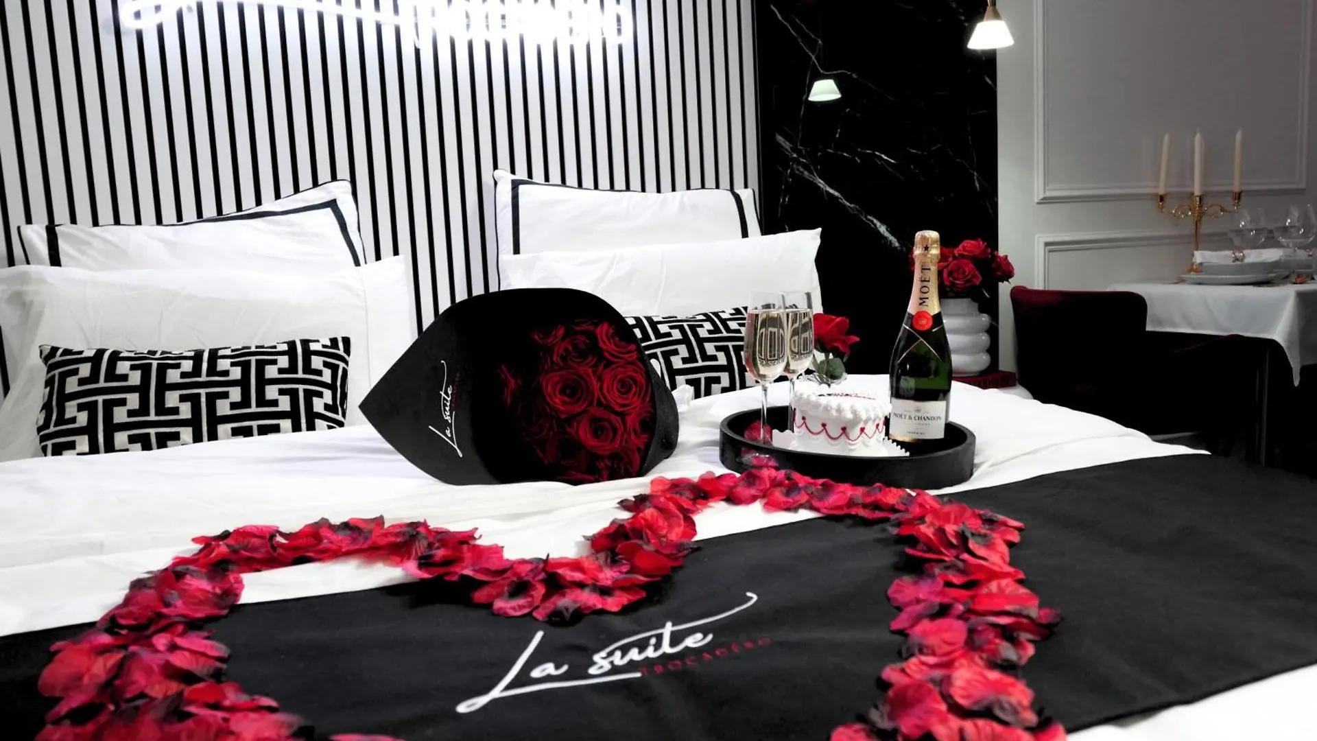 La Suite Trocadero - Jacuzzi Privatif Paris 0*,